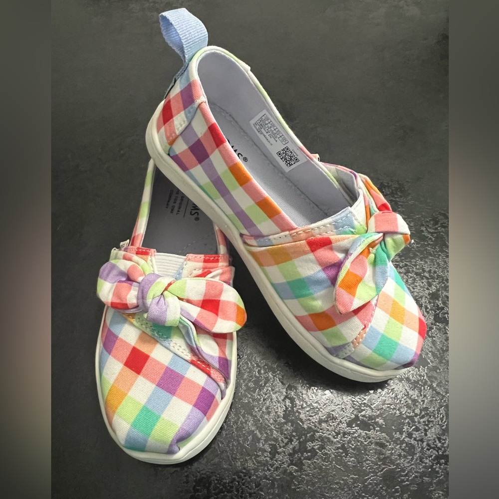 Toms girls shoes size T10
